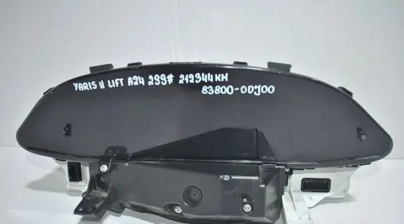 Toyota Yaris Speedometer (instrument cluster) 838000DJ00