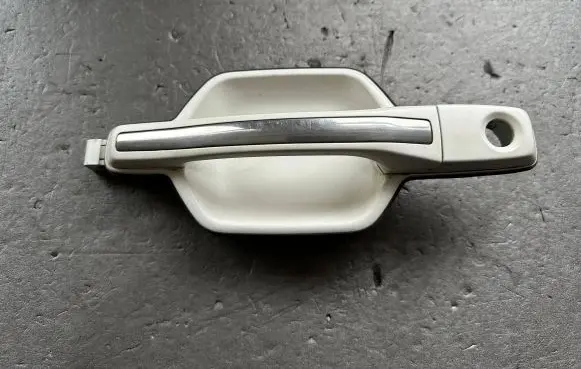 Mitsubishi Pajero Front door handle cover MR608386