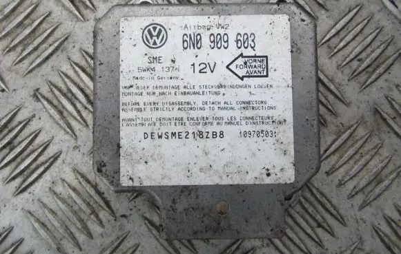 Volkswagen Golf III Airbag control unit/module 6n0909603 5wk4137