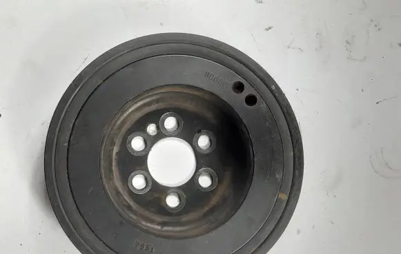 Audi A4 S4 B7 8E 8H Crankshaft pulley 06F105243J