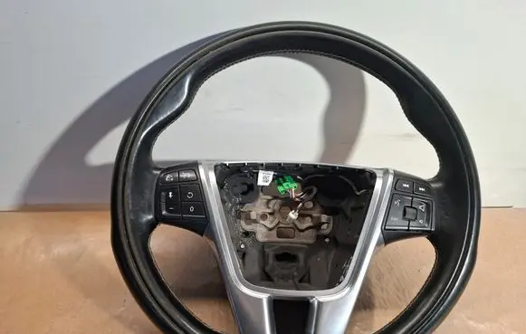 Volvo V60 Steering wheel 31390121