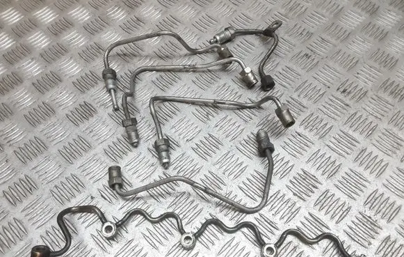 Toyota Corolla E120 E130 Fuel injector supply line/pipe 