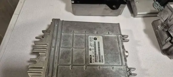 Jeep Grand Cherokee Engine control unit/module 0281001437 P56028704AD TED194800013