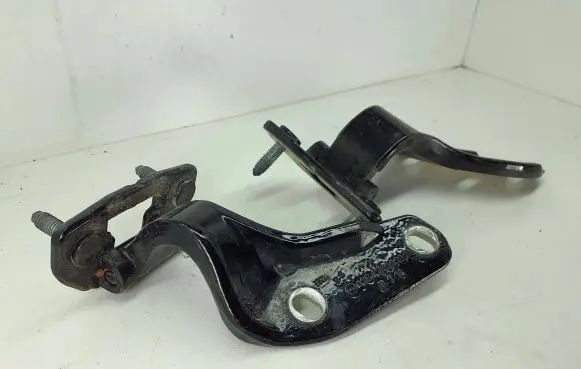 Mercedes-Benz ML W164 Tailgate/trunk/boot hinge A1647400137