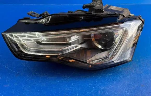 Audi A5 8T 8F Headlight/headlamp 8T0941005C 030127427104