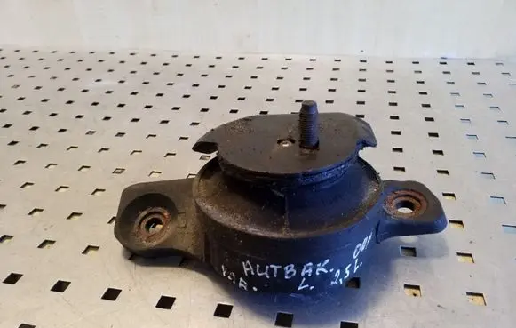 Subaru Outback Engine mount bracket