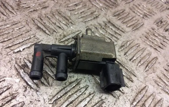 Mitsubishi Outlander Vacuum valve K5T48477