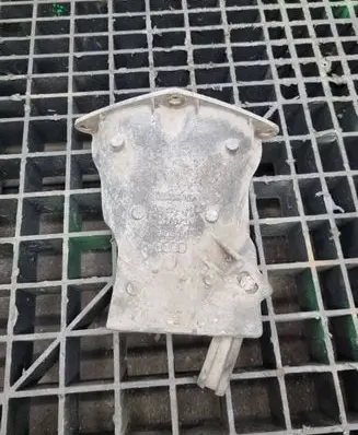 Audi A8 S8 D2 4D Rear differential/diff mount bracket 4D0501719B