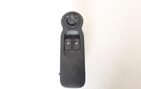 Renault Modus Electric window control switch 8200277630