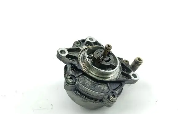 Audi A6 S6 C5 4B Vacuum pump 72218501
