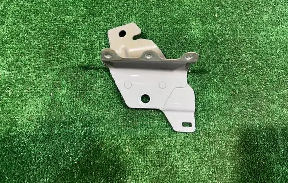 Porsche 911 992 Fender mounting bracket 992821139