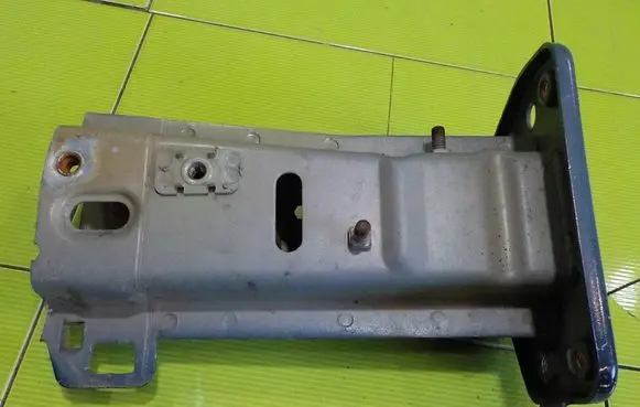 Alfa Romeo Giulietta Front bumper shock/impact absorber PRZOD 11AB21 612476CFD0F34A339B