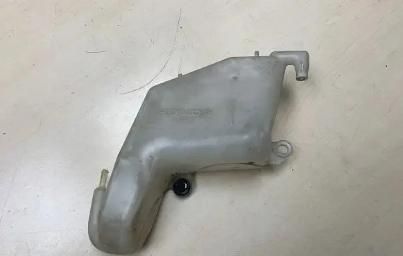 Honda Civic Windshield washer fluid reservoir/tank 19141RSRE0