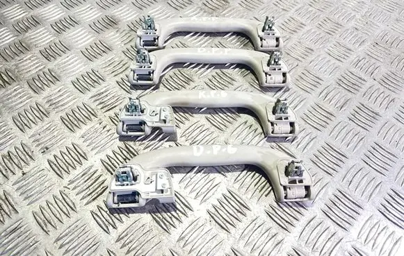 Subaru Outback A set of handles for the ceiling D350