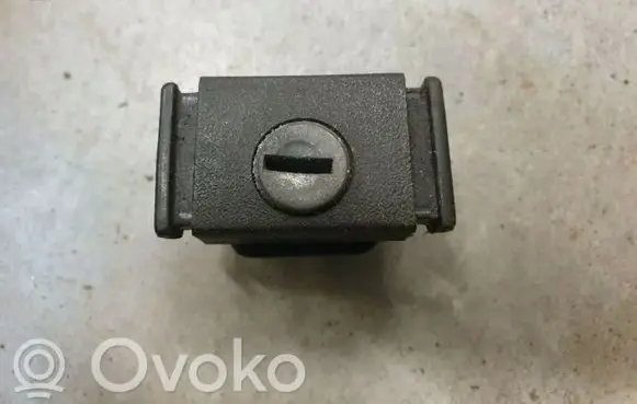 Volkswagen Golf I Glove box lock 171857131