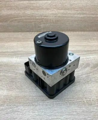 BMW 1 E81 E87 ABS Pump 6787837 6787836