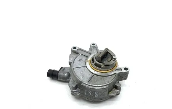 BMW 7 G11 G12 Vacuum pump 8634120 687390