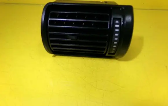 Audi A4 S4 B5 8D Dashboard side air vent grill/cover trim 8D1820901A