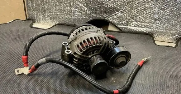 BMW 6 E63 E64 Generator/alternator 7542529 0124525083