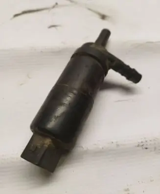 Ford Mondeo Mk III Headlight washer pump 0392040010