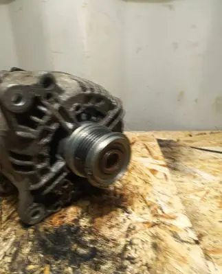 Volkswagen PASSAT B6 Generator/alternator 06F903023F 0124525091