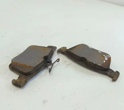 Volkswagen Golf VII Brake pads (rear) 