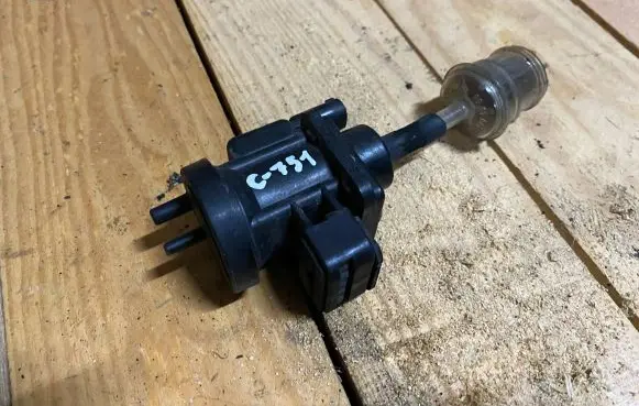 Mercedes-Benz C W203 Turbo solenoid valve a0005450427 0005450427