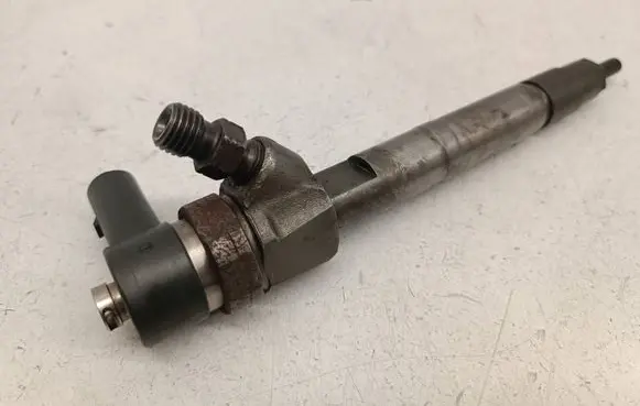 Mercedes-Benz C W203 Fuel injector A6480700287 0445110177 6480700287