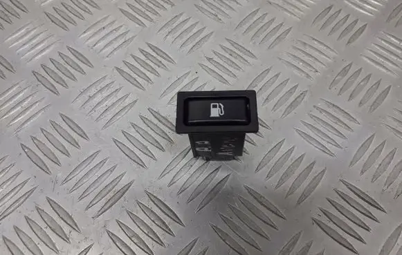 Toyota Avensis T250 Fuel tank opening switch 156795
