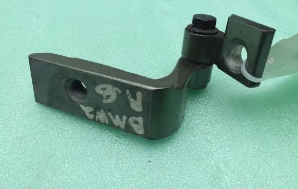 BMW 2 F45 Rear door lower hinge 7246064