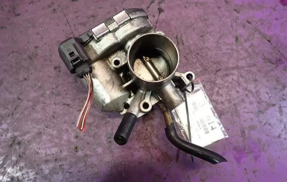 Volkswagen Polo III 6N 6N2 6NF Throttle body valve 