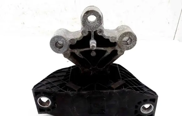Renault Zoe Engine mount bracket 112847590R 112106577R