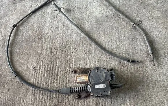 Opel Meriva B Hand brake/parking brake motor 13311218
