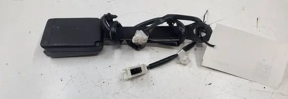 Nissan Leaf I (ZE0) Front seatbelt buckle 025323500