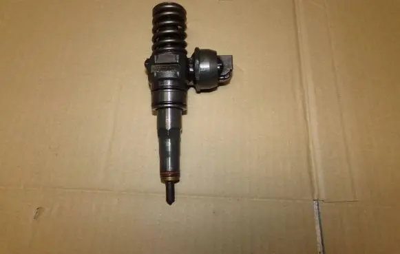 Skoda Octavia Mk1 (1U) Fuel injector 036130073AG