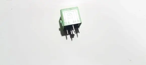 BMW 5 E39 Other relay 61368373700 v23134-k59-x312