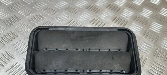 Chevrolet Captiva Quarter panel pressure vent 