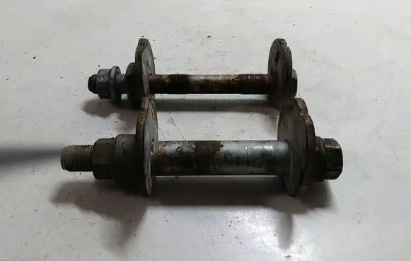 Toyota Land Cruiser (J150) Front suspension camber bolt 