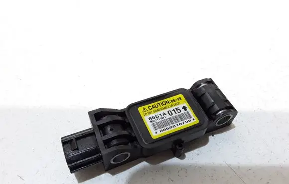 Mitsubishi Grandis Airbag deployment crash/impact sensor 8651A015