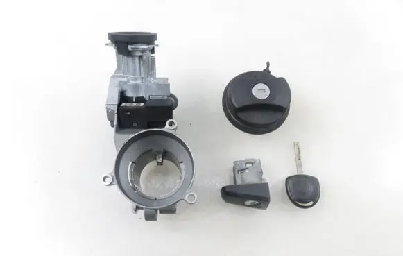 Opel Corsa D Ignition lock 55703083