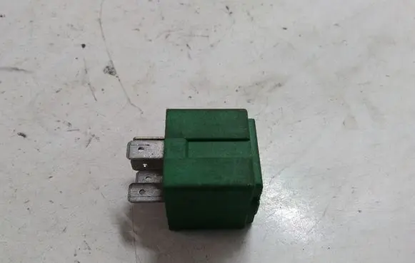 Mercedes-Benz Sprinter W901 W902 W903 W904 Other relay A0045450405