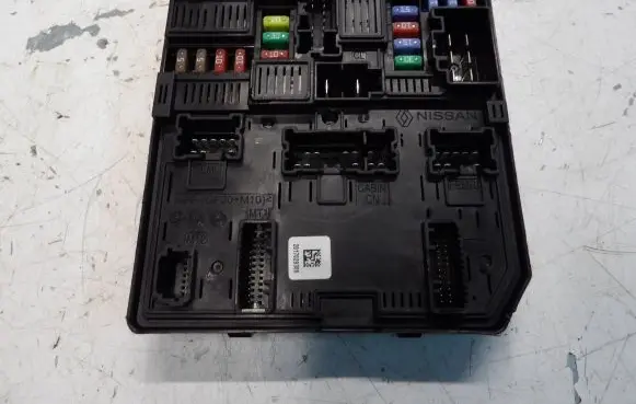 Renault Kadjar Fuse box set 284B69501R 2017029305 5AKD12F00