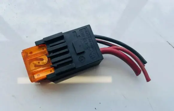 BMW 5 E39 Fuse 611383736789 6113-83736789
