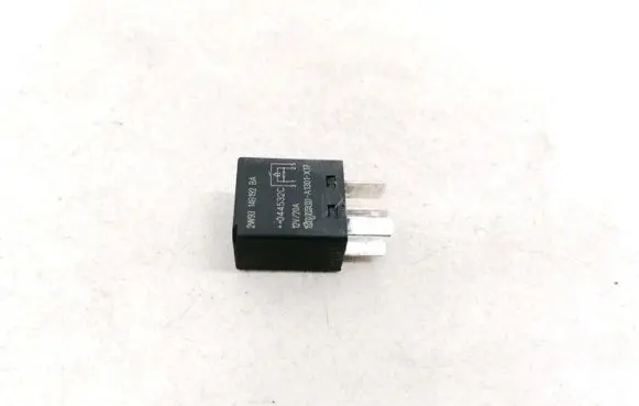 Land Rover Discovery 3 - LR3 Other relay V23074