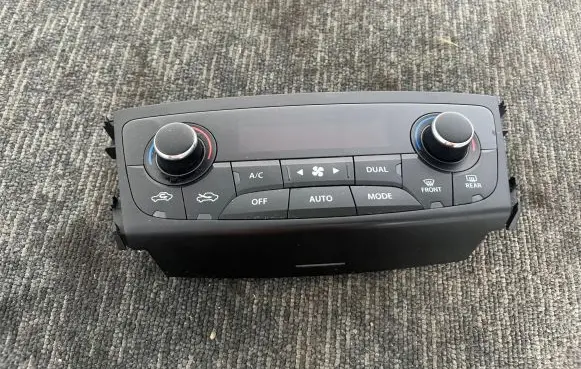 Suzuki SX4 S-Cross Climate control unit 39510-61M10
