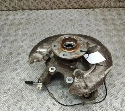 BMW iX Rear wheel hub 6890577