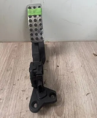 Mercedes-Benz GLE (W166 - C292) Accelerator throttle pedal a2923000100