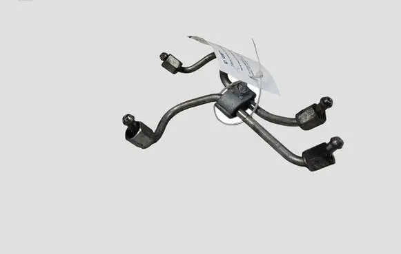 Toyota Avensis T270 Fuel injector supply line/pipe