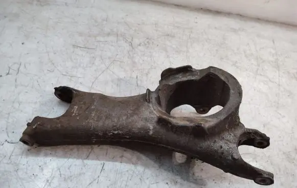 Rear control arm