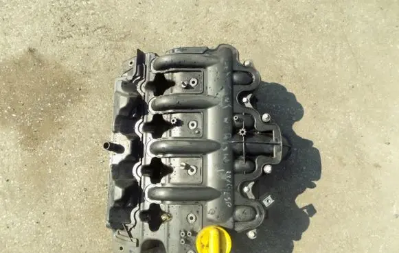 Renault Megane I Rocker cam cover 